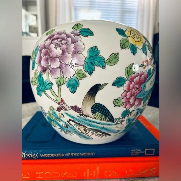 20th Century Vintage Chinese Paradise Birds Hand Painted Porcelain Melon Jar | - Picture 5 of 8